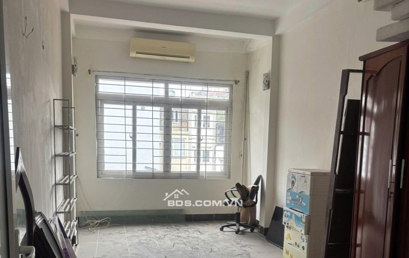 Nhà Lý Nam Đế 5 Tầng 10M Ra Phố Ô TÔ Đỗ Cửa 17.5 Tỷ Kinh Doanh Nét